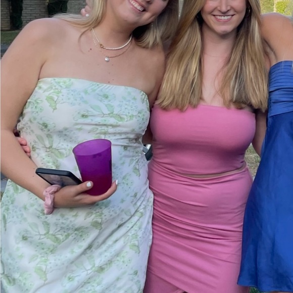 Revolve Superdown pink matching set in size medium. - Picture 3 of 3